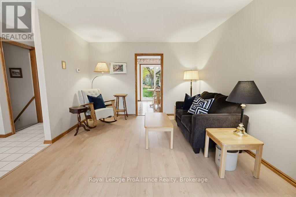 7 Yates Court, Belleville, ON photo 7
