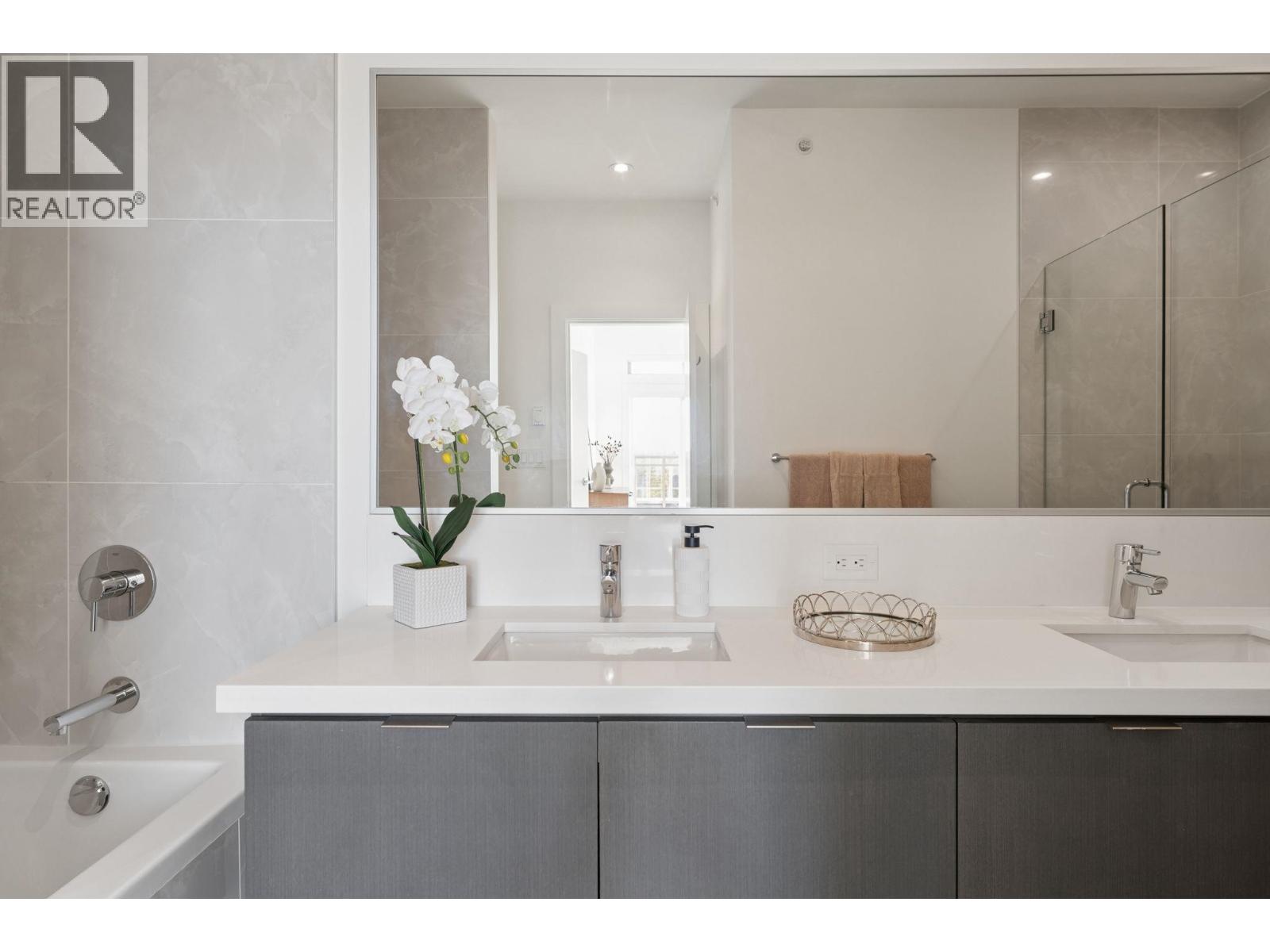 507 3602 Aldercrest Drive, North Vancouver — photo 16