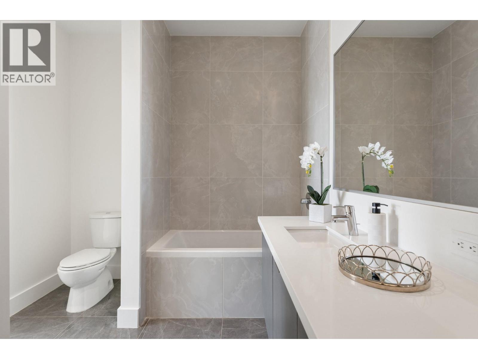 507 3602 Aldercrest Drive, North Vancouver — photo 17