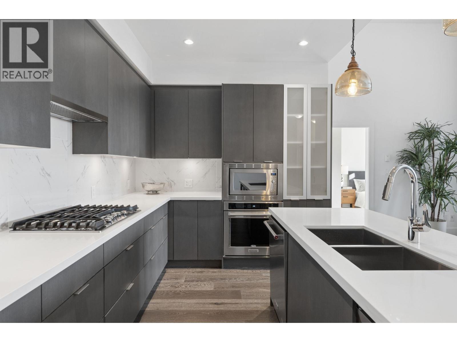 507 3602 Aldercrest Drive, North Vancouver — photo 8