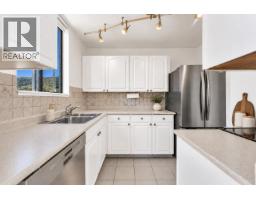 1102 555 13th Street, West Vancouver, BC V7T2N8 Photo 9