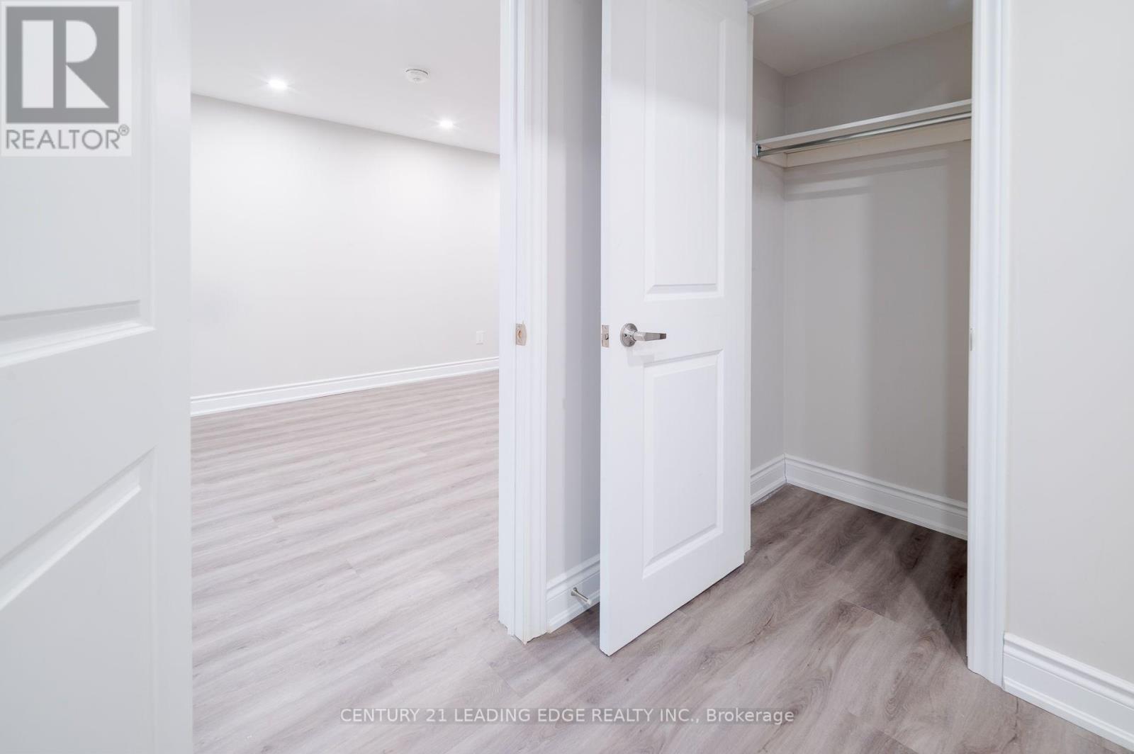 Lower-314 Grove Street, Barrie photo 12