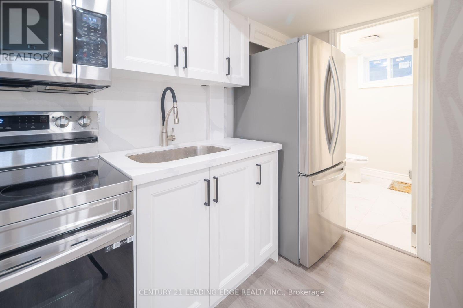 Lower-314 Grove Street, Barrie photo 13