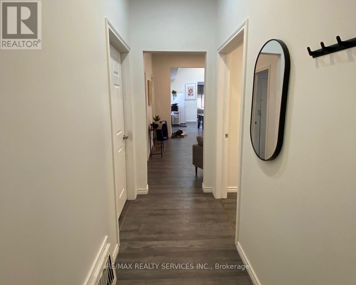 323 CHARLTON AVENUE W - 11