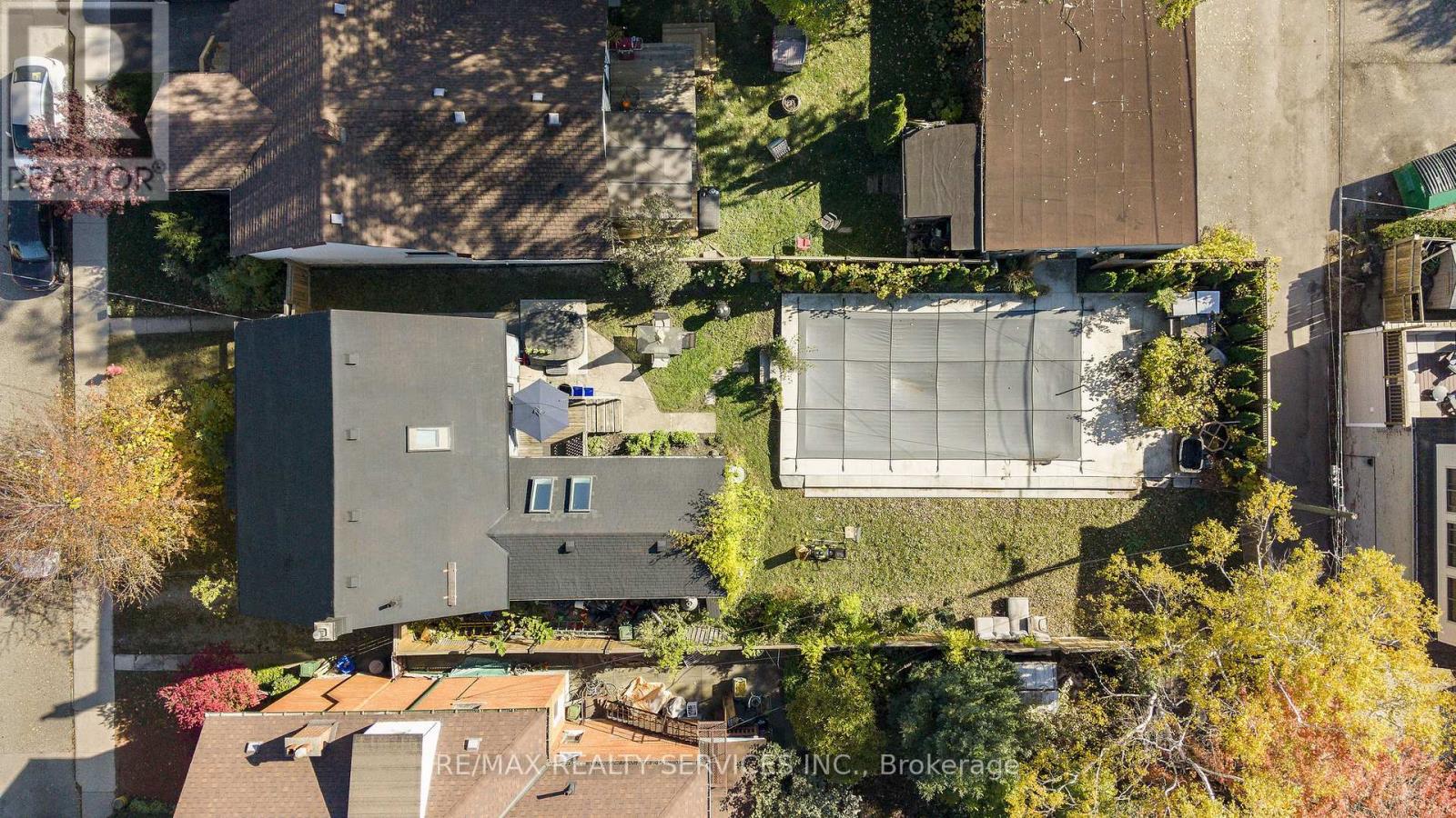 323 CHARLTON AVENUE W - 31