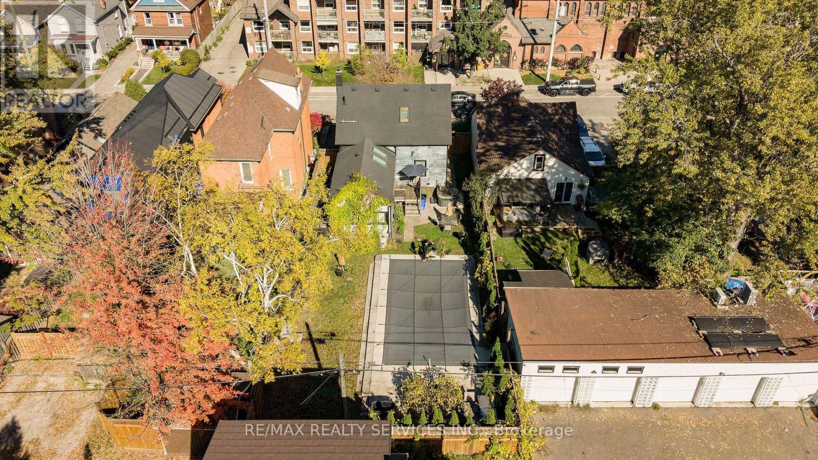 323 CHARLTON AVENUE W - 30