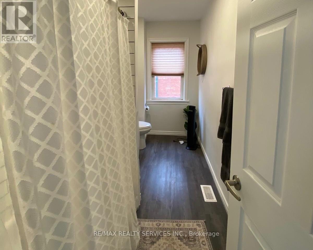 323 CHARLTON AVENUE W - 19