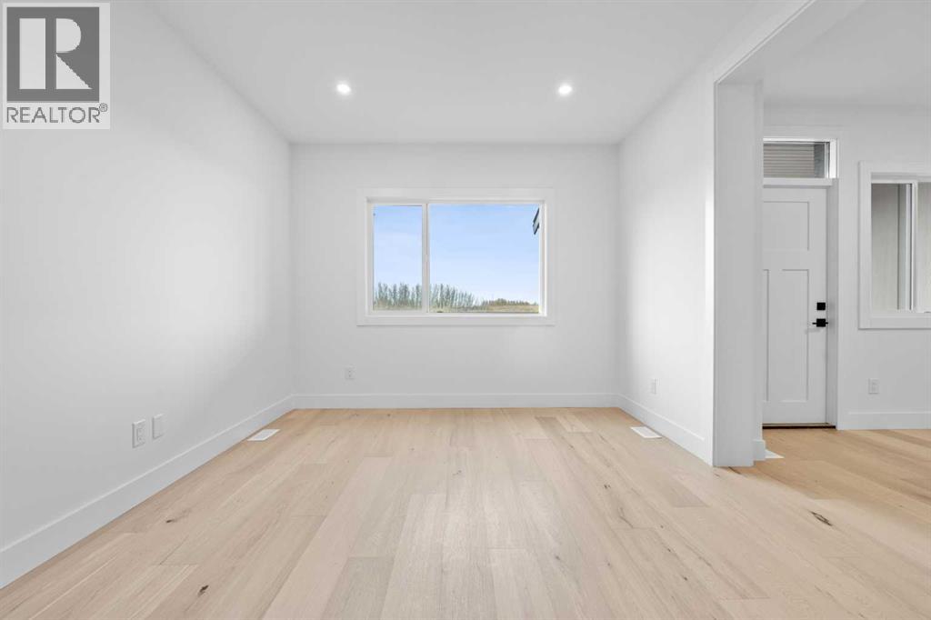4 Strathmore Lakes Point, photo 11 of 25