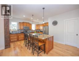 Full ensuite bathroom - 342 Lumby Mabel Lake Road, Lumby, BC V0E2G5 Photo 13