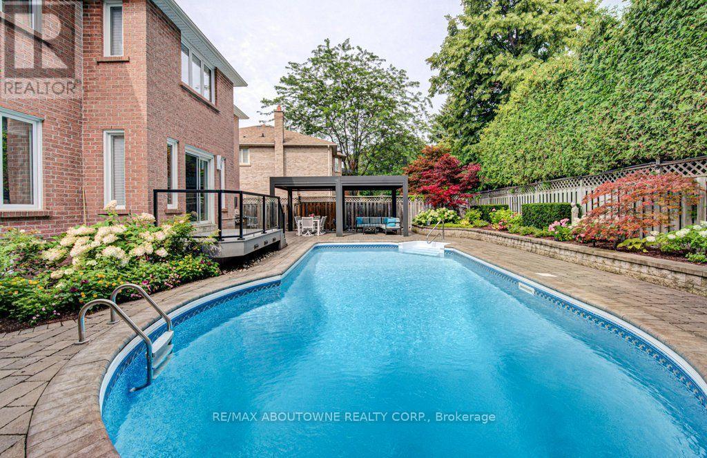 2220 Dunvegan Avenue, Oakville, ON photo 42
