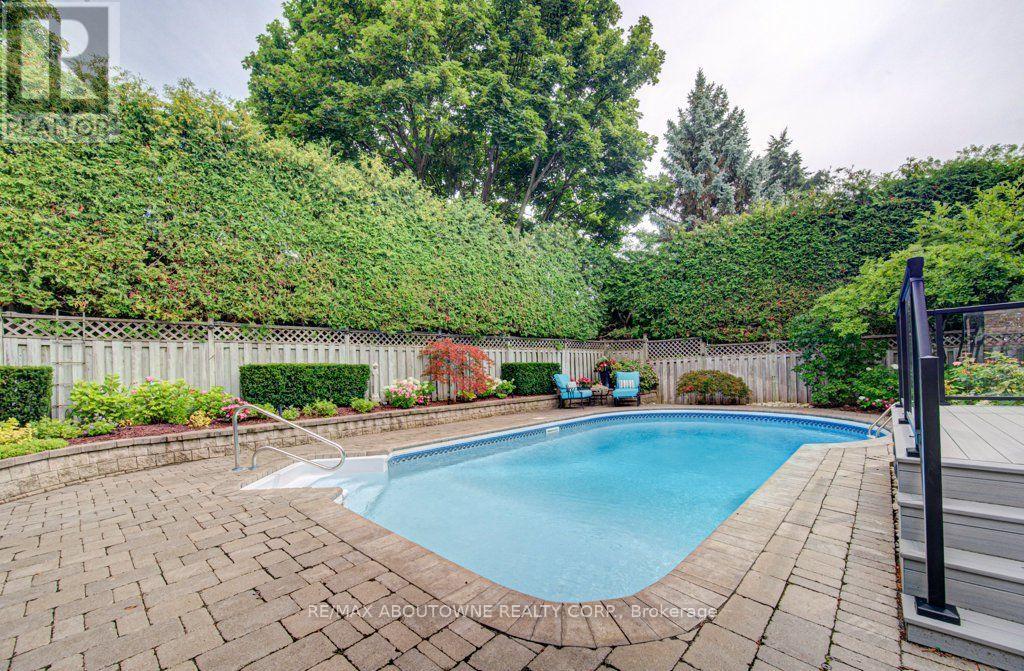 2220 Dunvegan Avenue, Oakville, ON photo 47