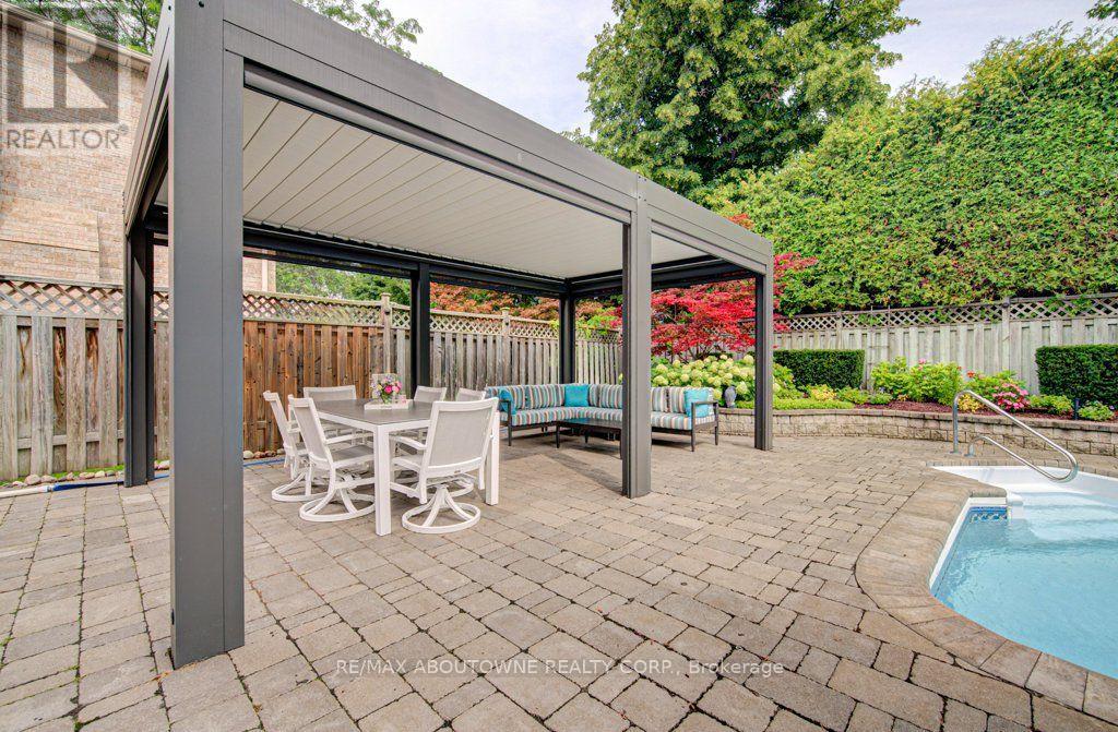 2220 Dunvegan Avenue, Oakville, ON photo 48