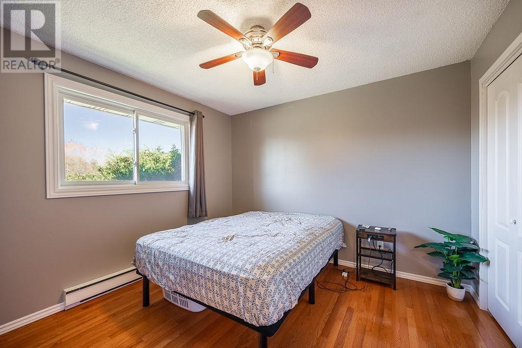 24 Chartwell DR - 14