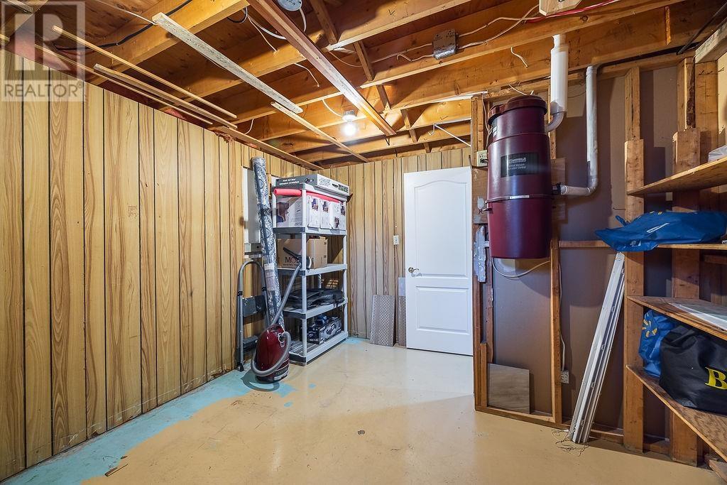 24 Chartwell DR - 24
