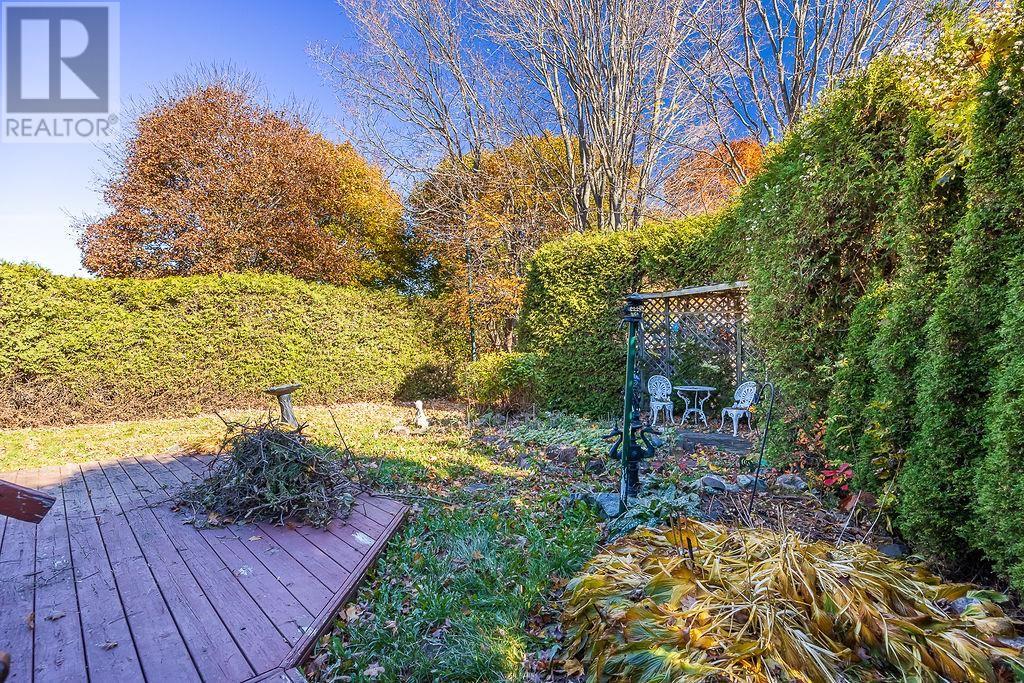 24 Chartwell DR - 26