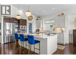 Kitchen - 366 Trumpeter Court, Kelowna, BC V1W5J4 Photo 10