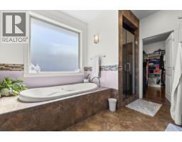 366 Trumpeter Court, Kelowna, BC V1W5J4 Photo 29