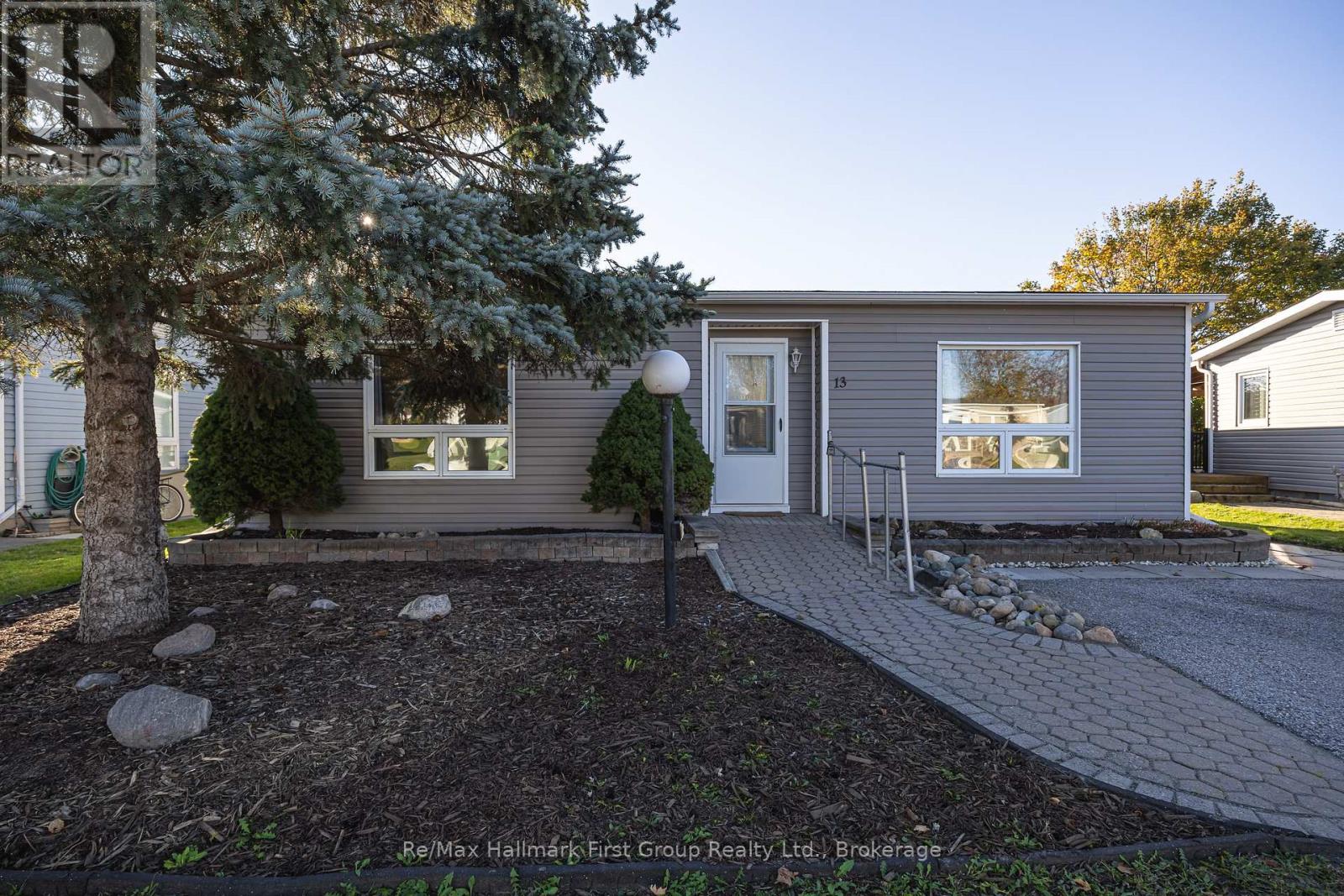 13 HERITAGE LANE, Clarington (Newcastle)