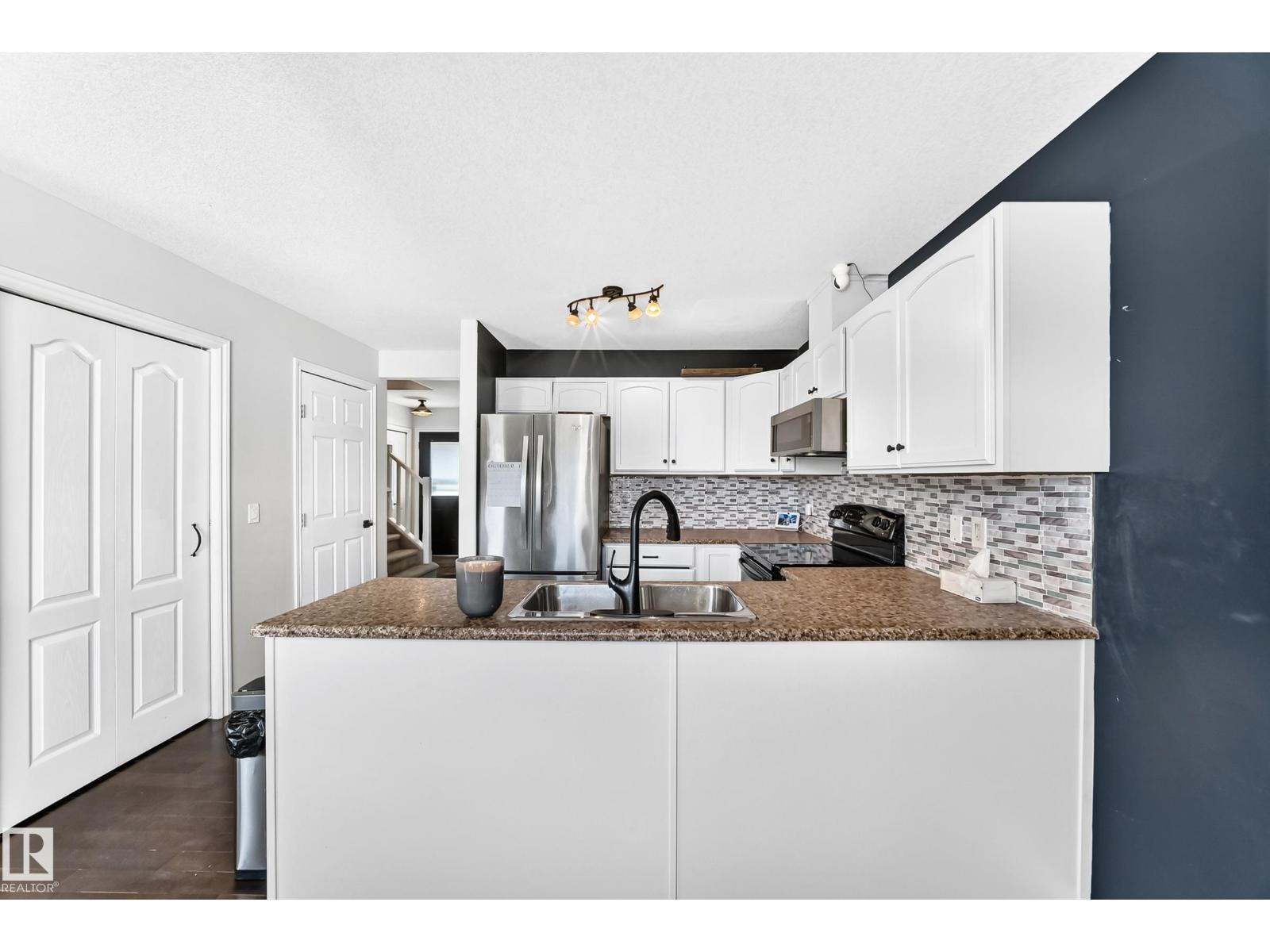 447 SONGHURST PL, photo 12 of 48