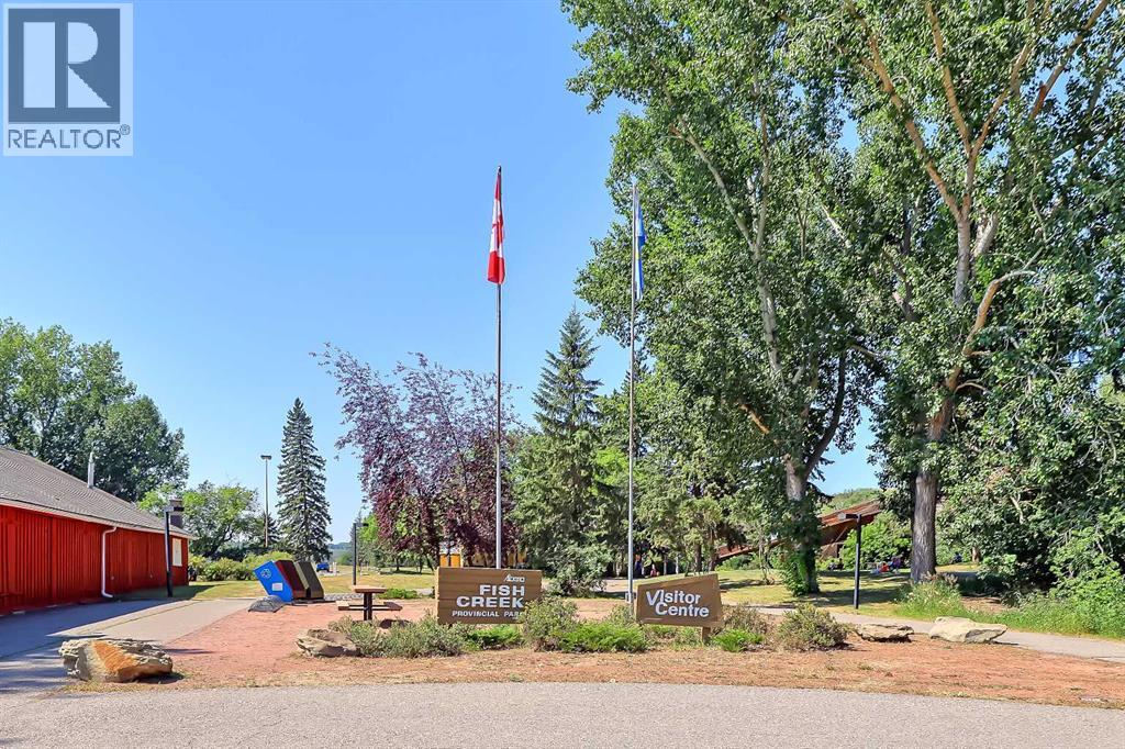 302 Woodvale Crescent SW, Calgary — photo 27