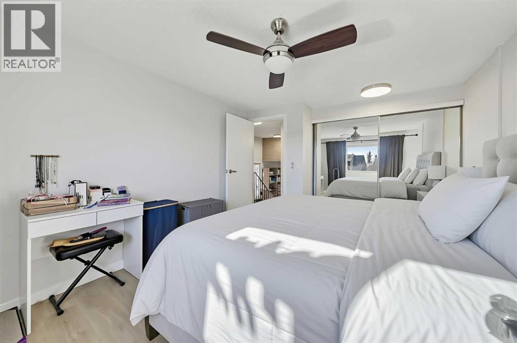 302 Woodvale Crescent SW, Calgary — photo 15