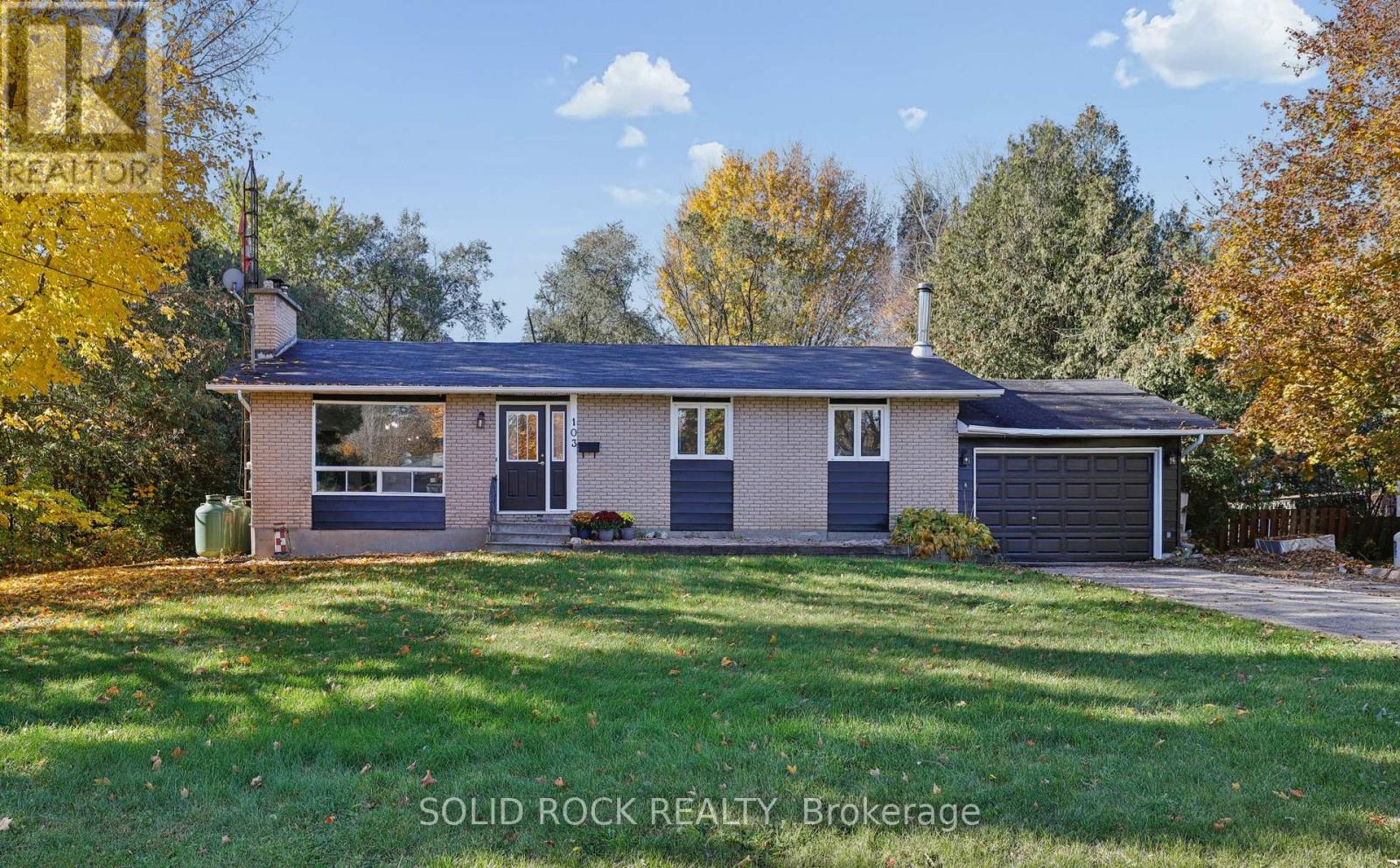 103 ROSTAD AVENUE, Ottawa