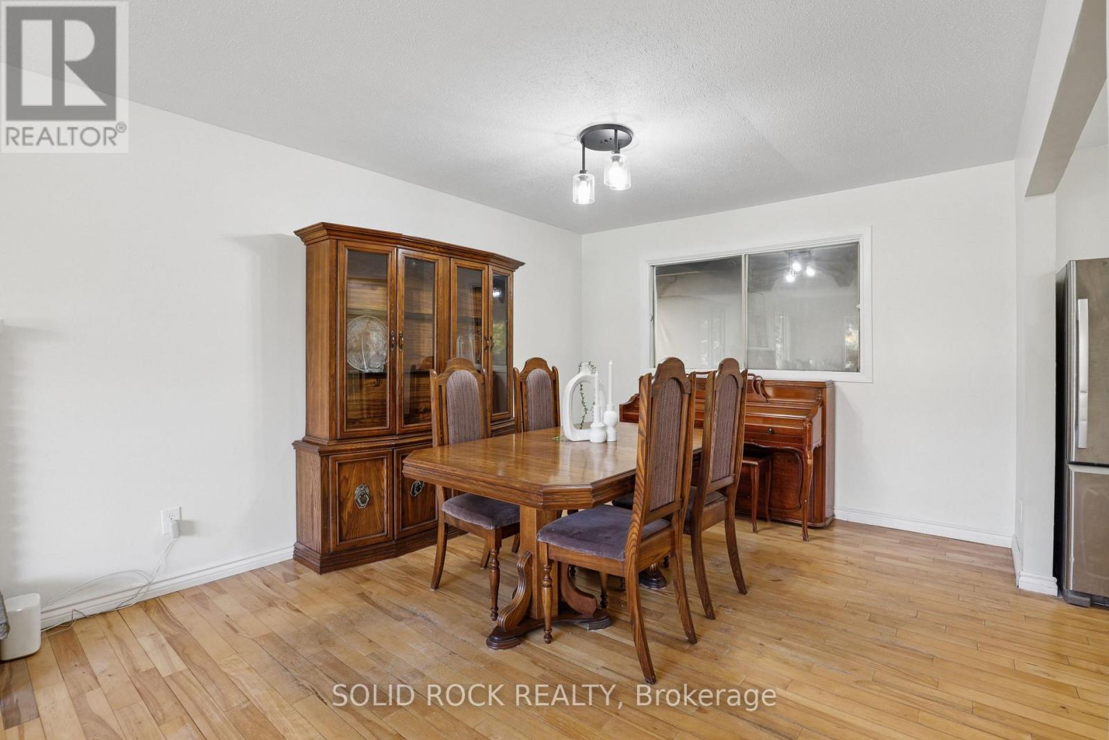 103 ROSTAD AVENUE, Ottawa — photo 12