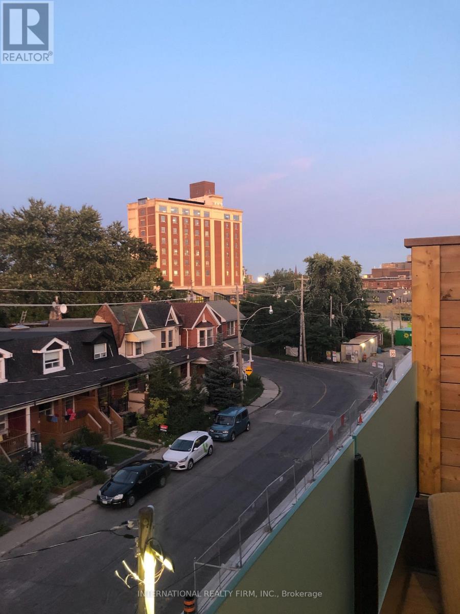 48 PERTH AVENUE, Toronto (Dufferin Grove) — photo 2