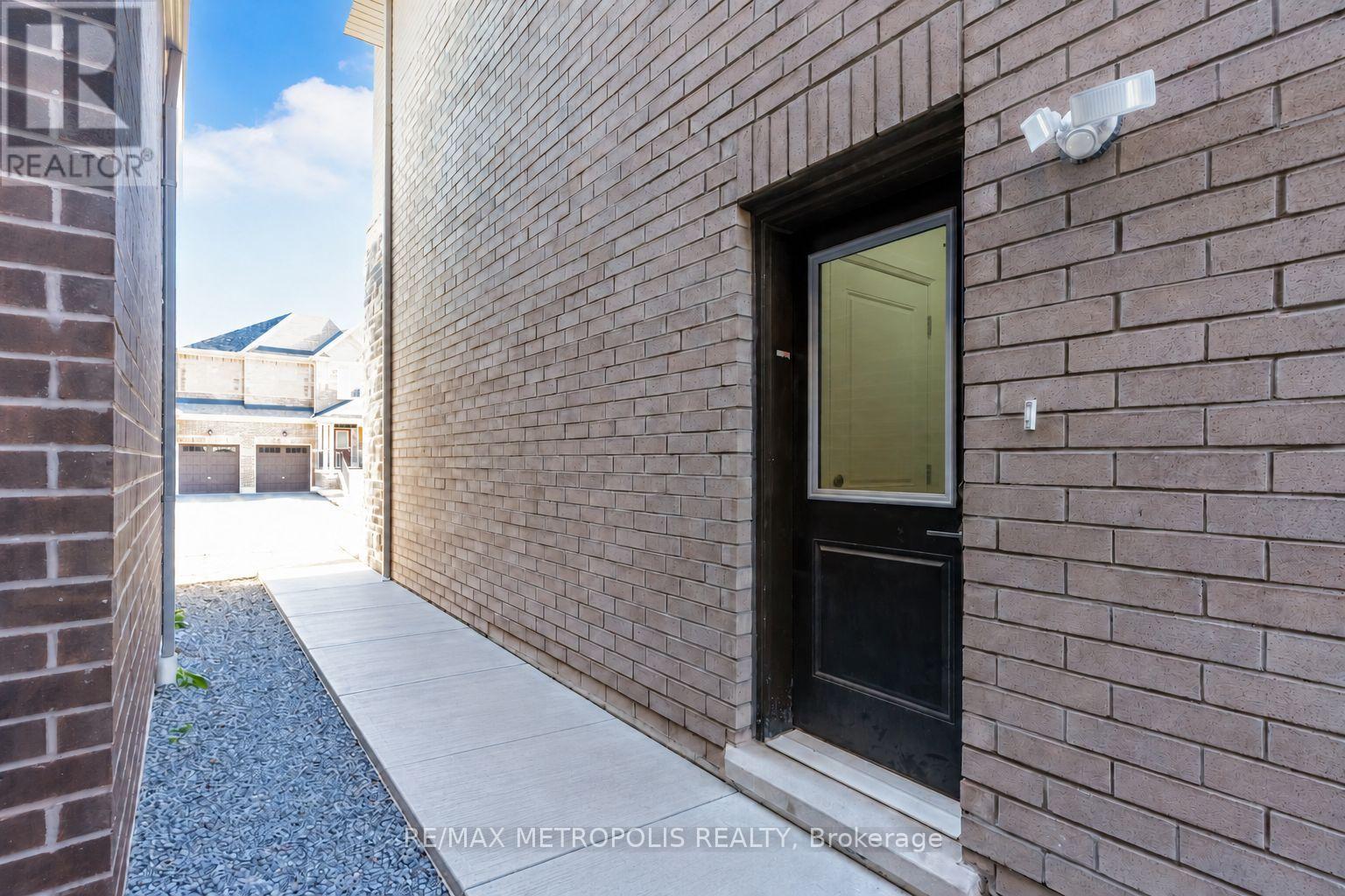 BSMT - 43 BRIDGELAND DRIVE, Whitby — photo 4