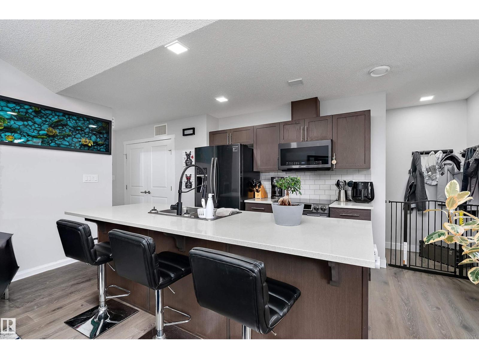 Property photograph 12 for MLS E4514354
