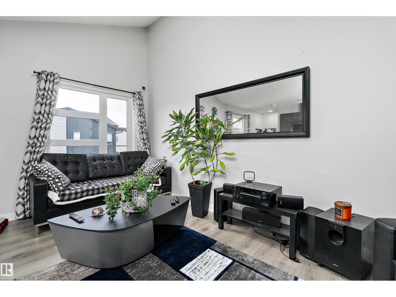 Property photograph 3 for MLS E4514354
