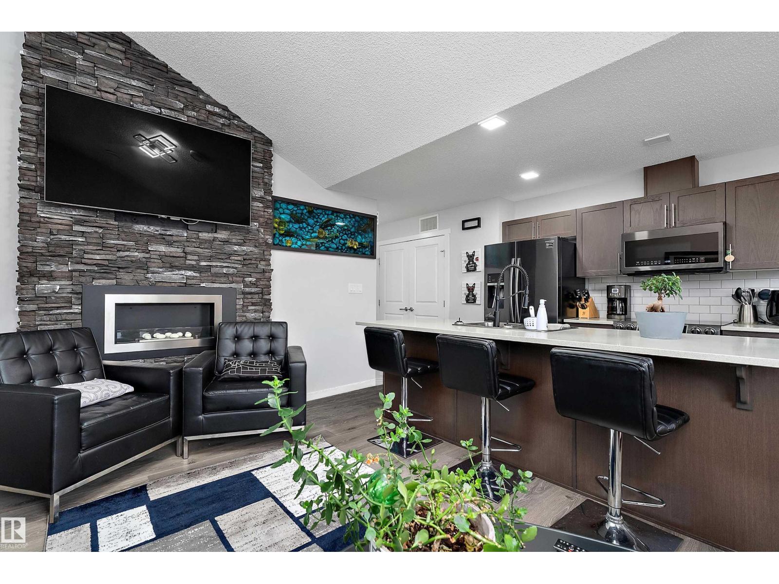 Property photograph 14 for MLS E4514354