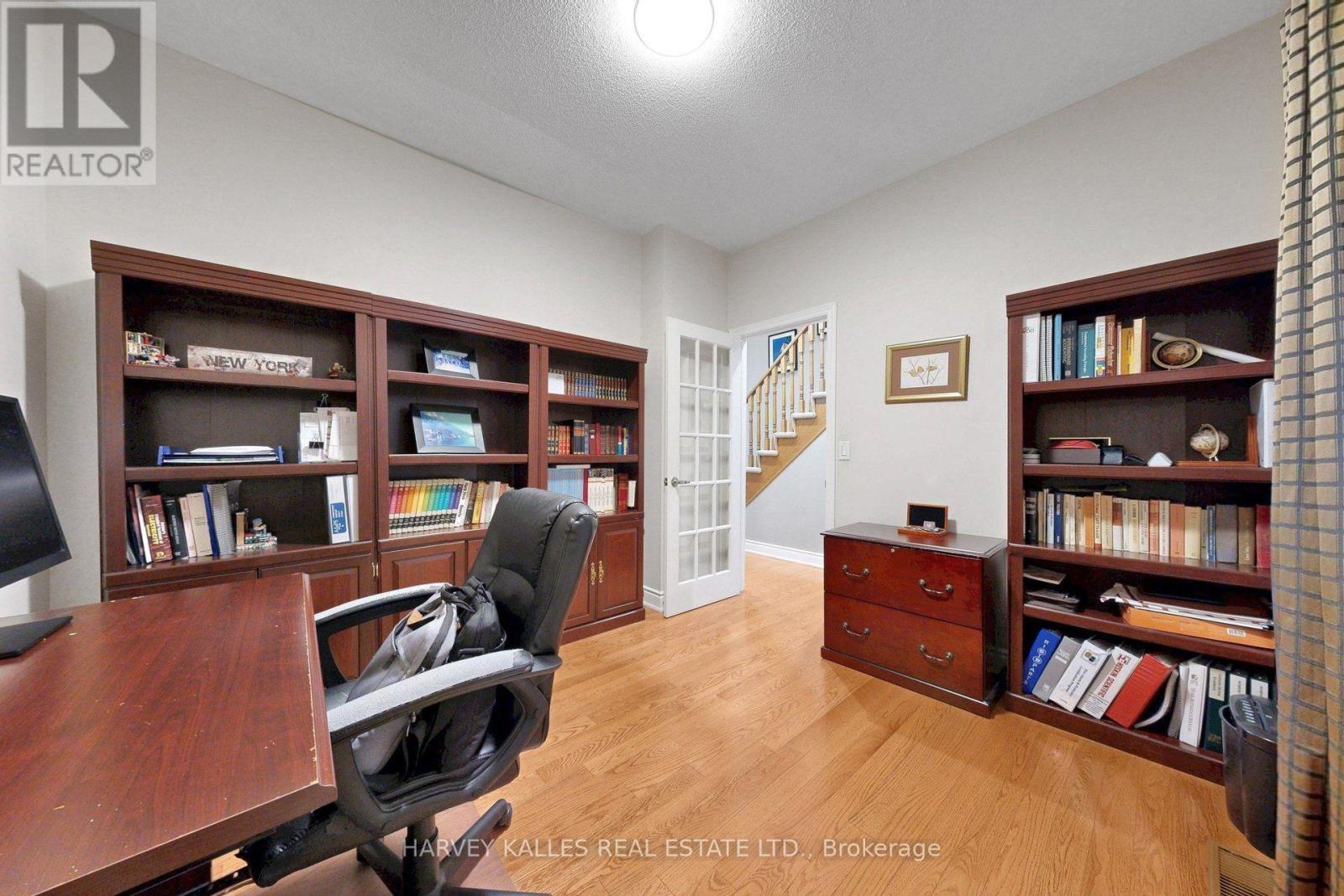 10 Concorde Drive, Brampton, ON photo 16