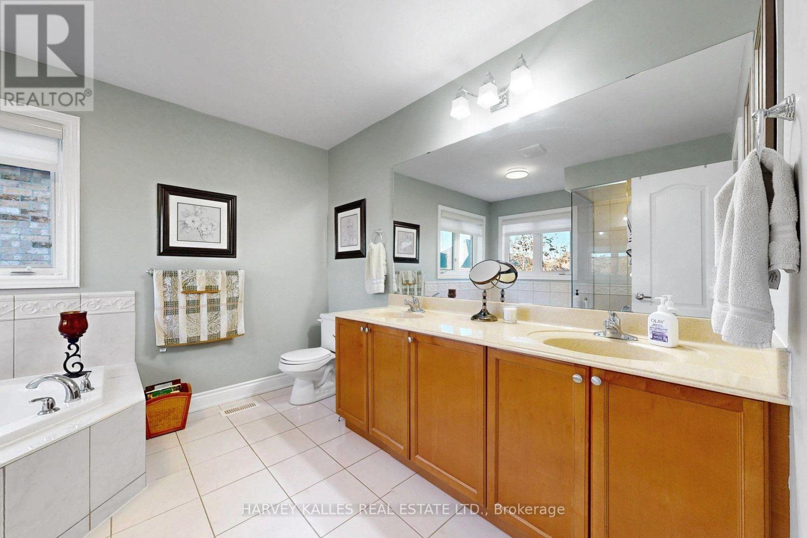 10 Concorde Drive, Brampton, ON photo 19