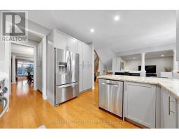 Kitchen - 10 Concorde Drive, Brampton, ON L6P1V6 Photo 9