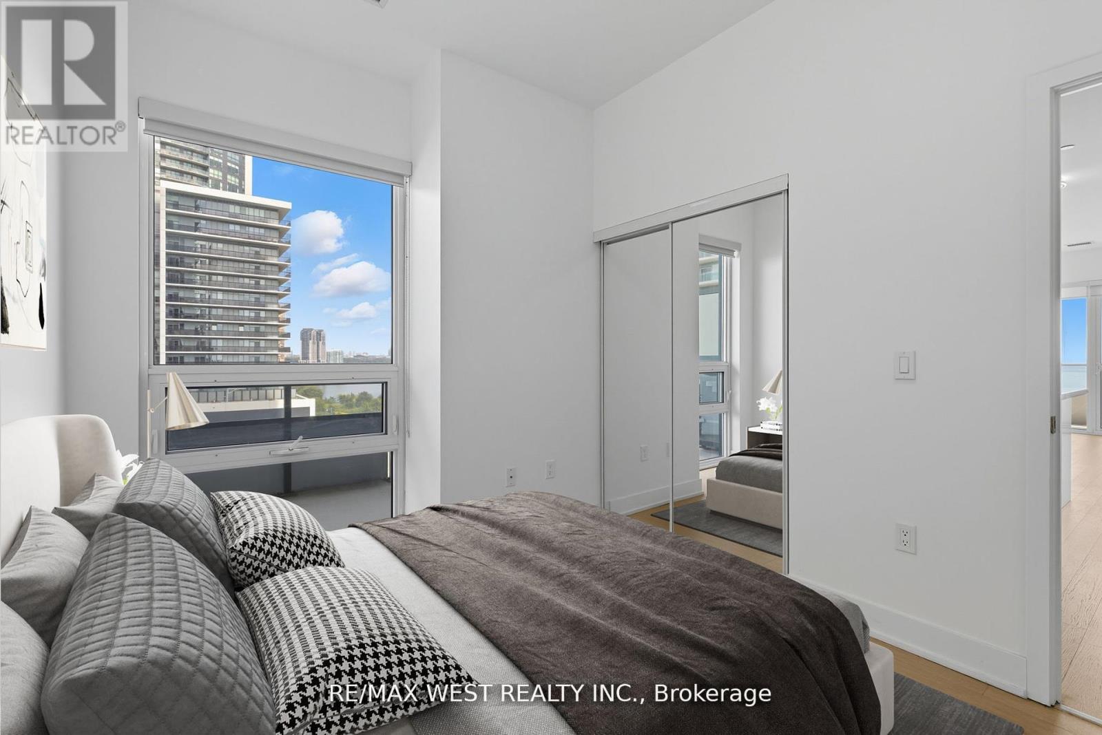 702 - 20 SHORE BREEZE DRIVE, Toronto (Mimico) — photo 4