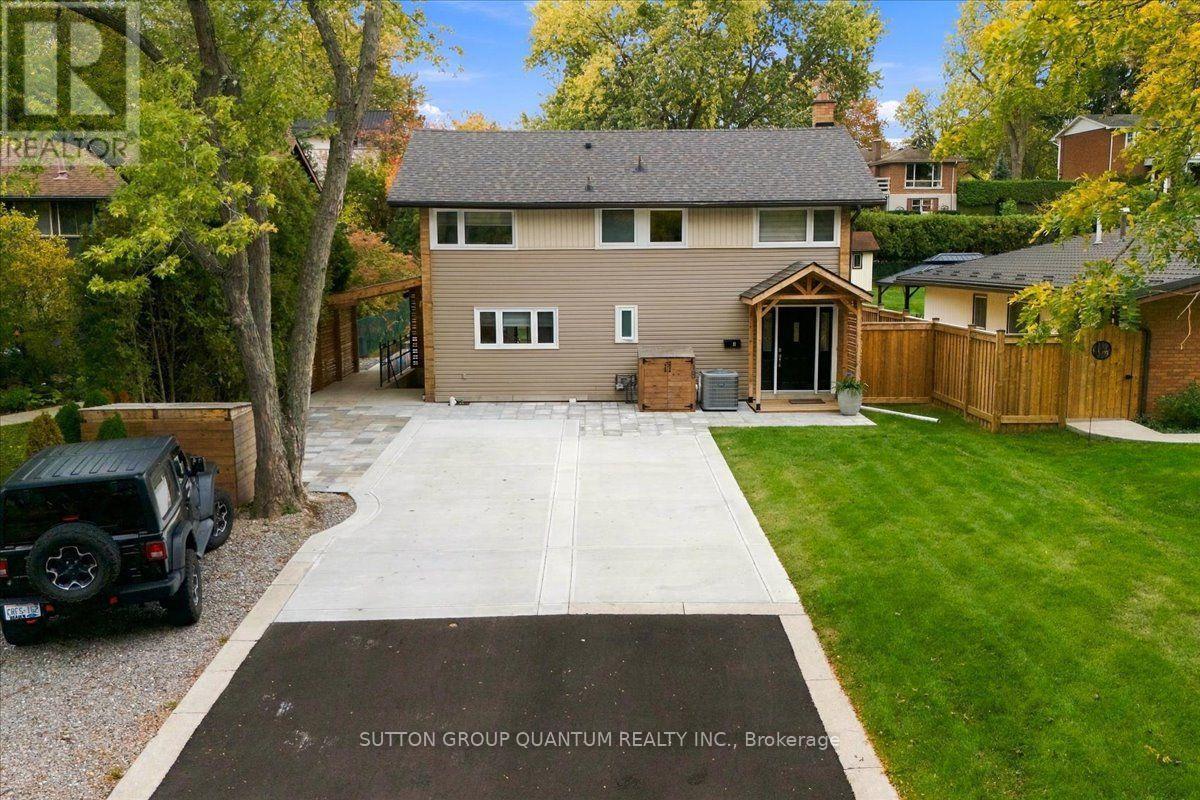 18 PLEASANT AVENUE, Hamilton (Dundas)