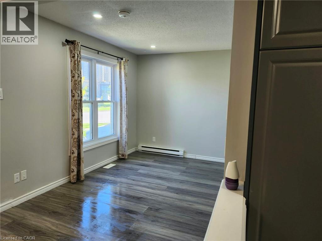31 OLD CARRIAGE Drive — photo 3