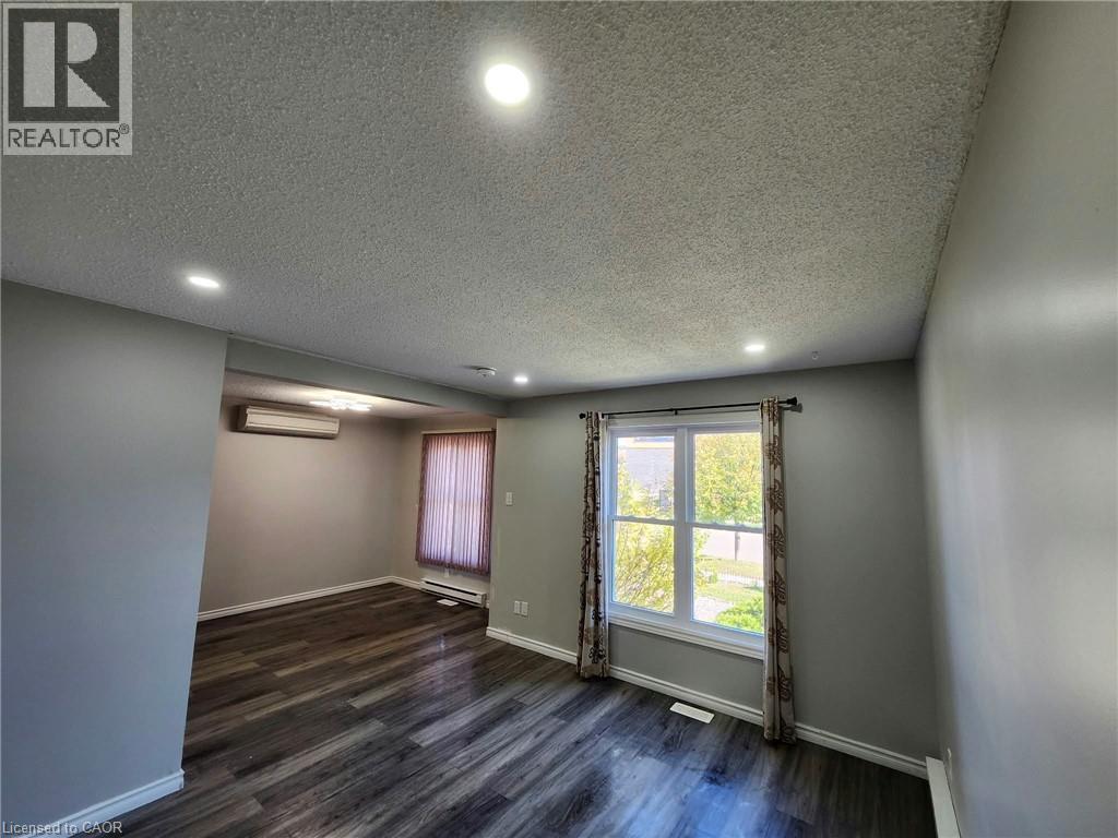 31 OLD CARRIAGE Drive, Kitchener — photo 6
