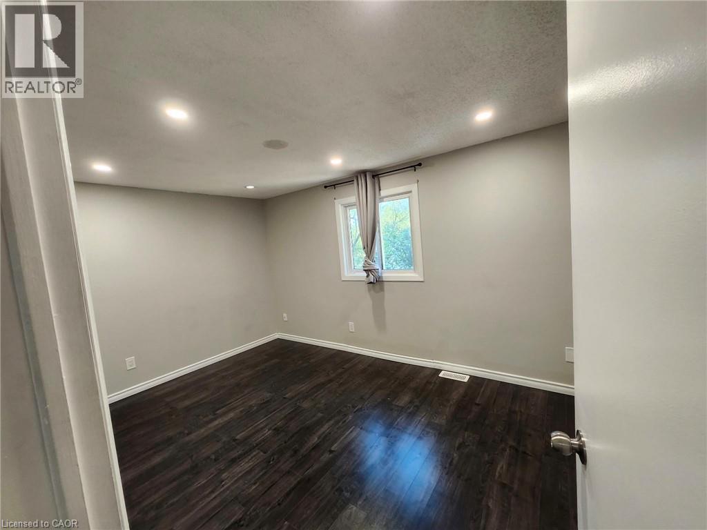 31 OLD CARRIAGE Drive, Kitchener — photo 8