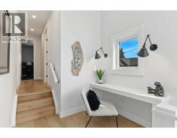 1906 43 Avenue SW, Calgary — photo 17