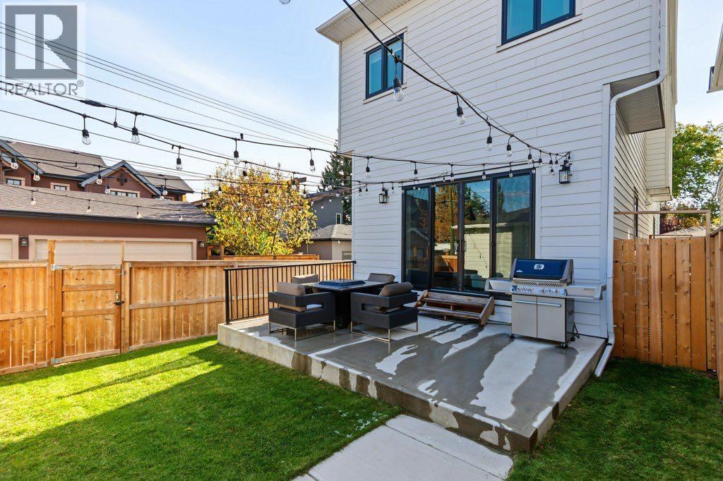 1906 43 Avenue SW, photo 47 of 49