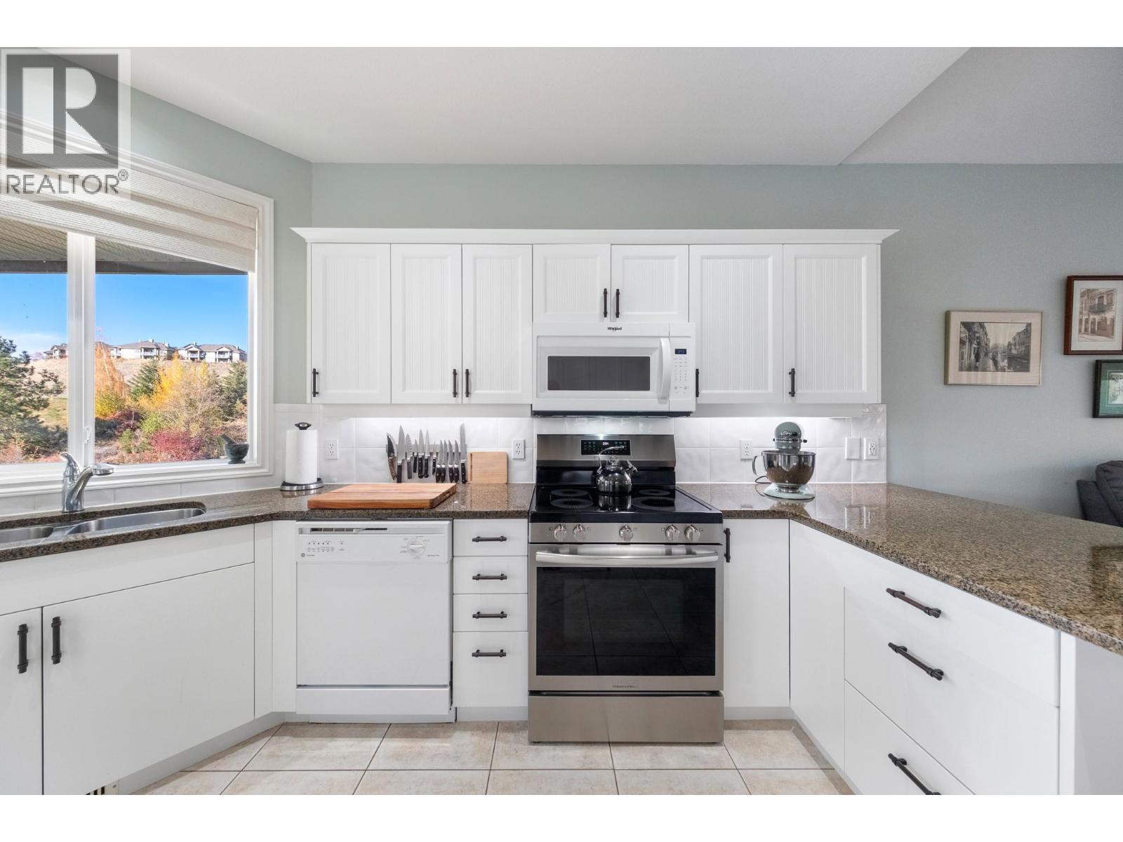 12 3888 Gallaghers Pinnacle Way, Kelowna