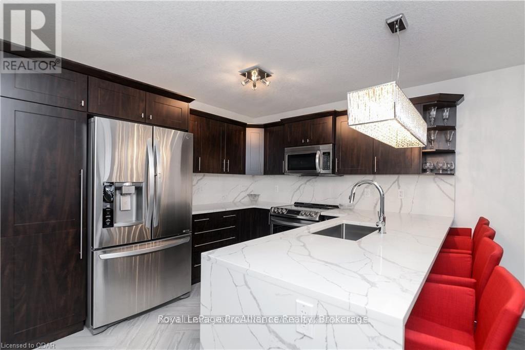31 CHINOOK STREET, Belleville (Belleville Ward) — photo 5