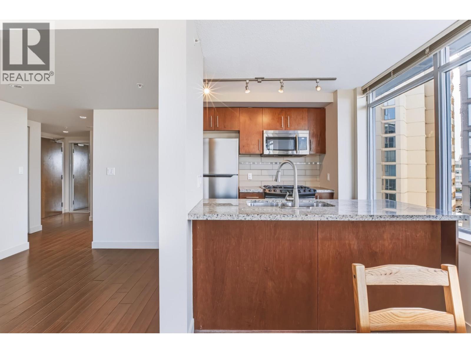 804 8280 LANSDOWNE Road, Richmond