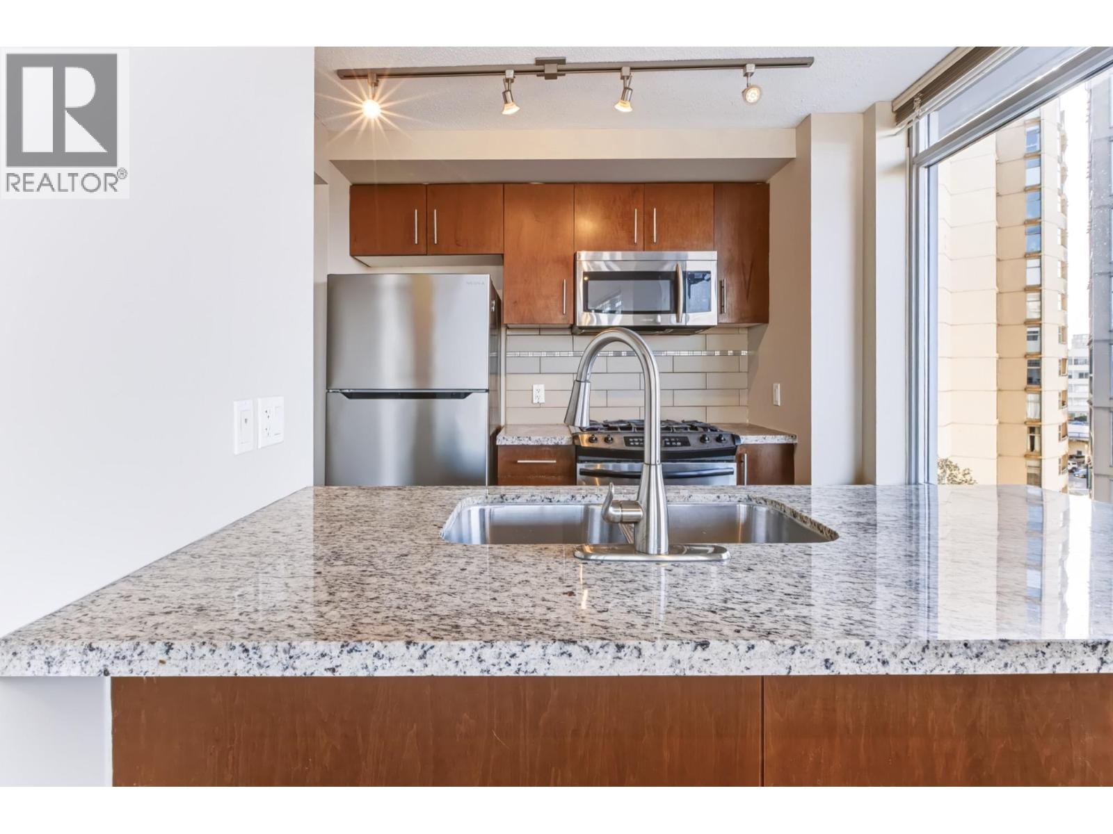 804 8280 LANSDOWNE Road, Richmond