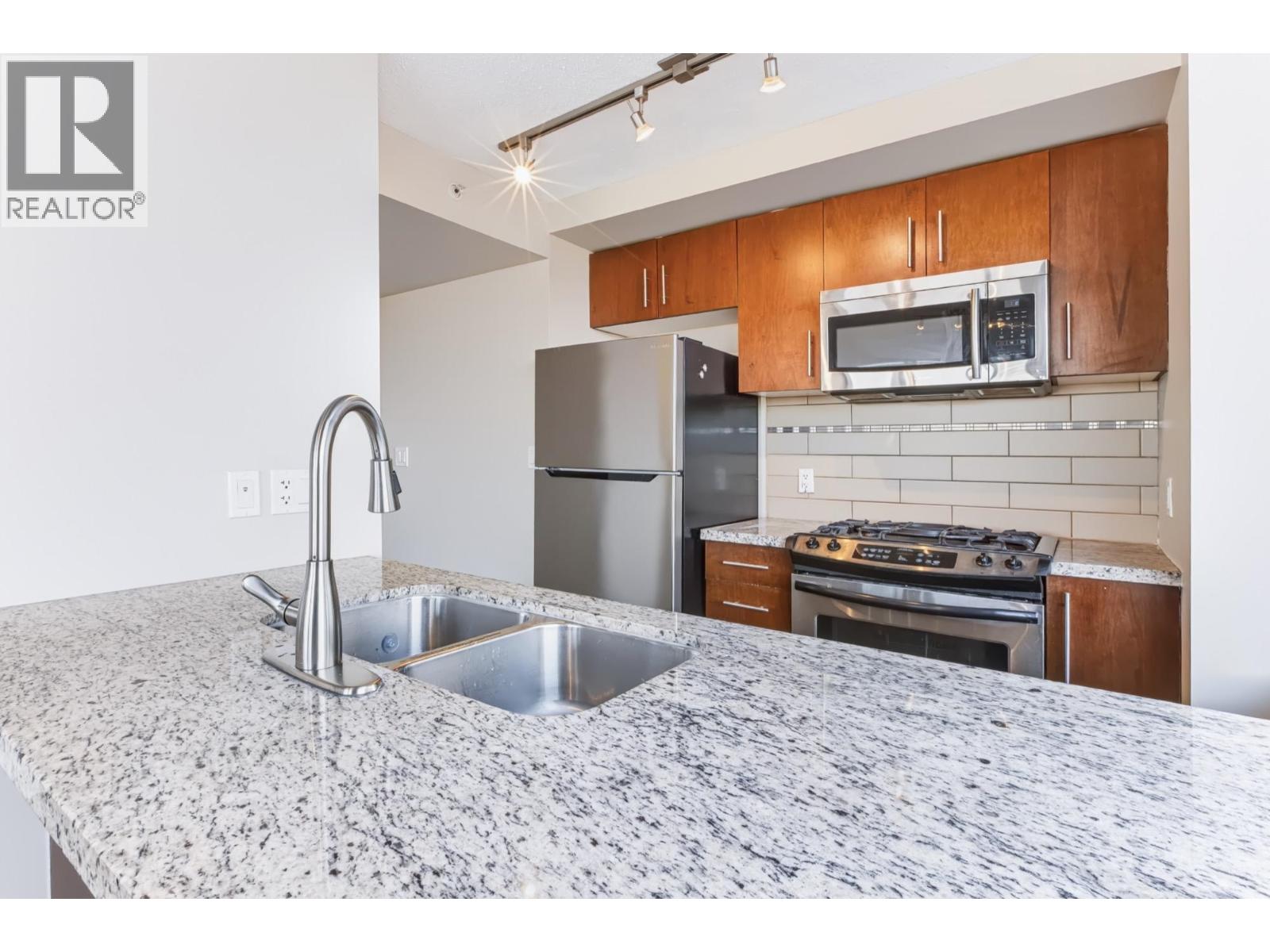 804 8280 LANSDOWNE Road, Richmond
