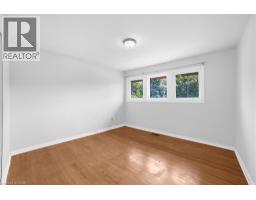 Living room - 272 Upper Paradise Road, Hamilton, ON L9C5C2 Photo 12