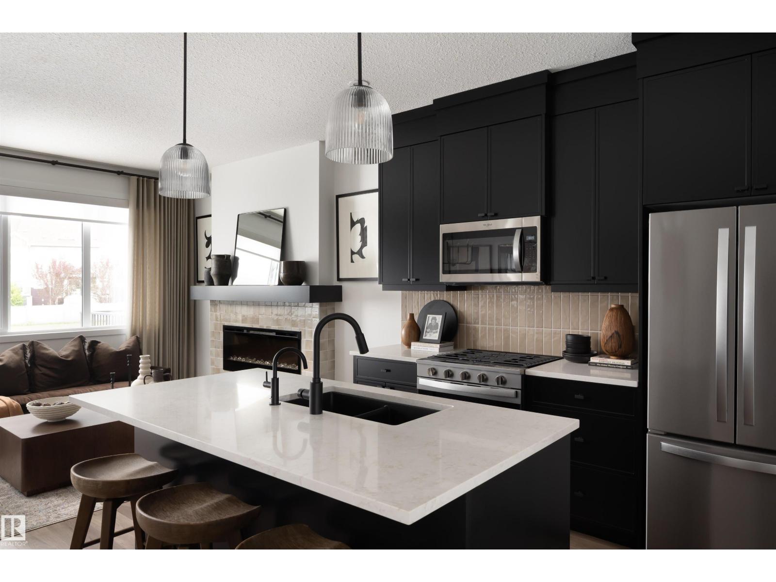 Photo of 1038 Cristall CR SW, Edmonton