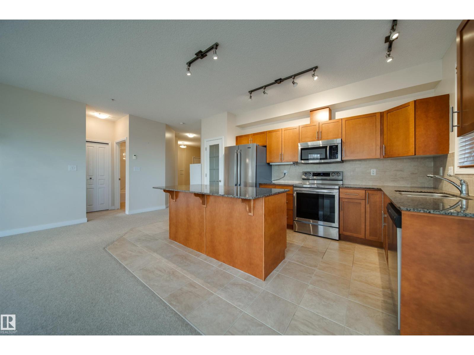 #311 2035 Grantham CO NW NW, Edmonton, Alberta, T5T3X4
